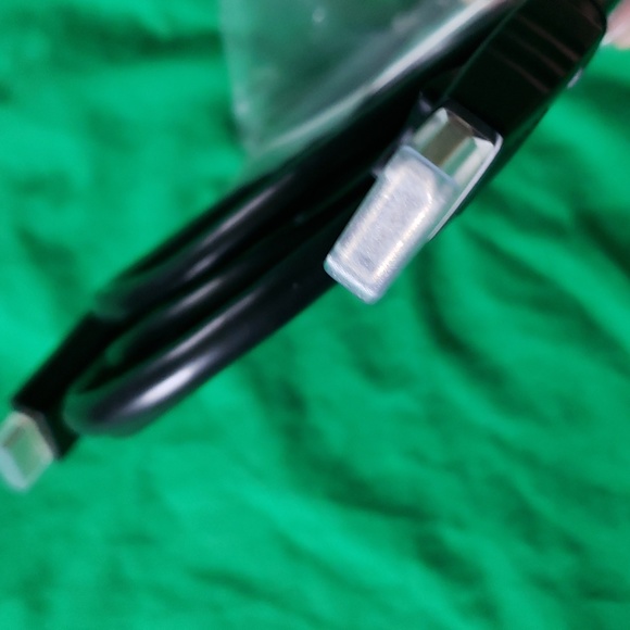 Displayport 1.2 to HDMI Cable M/M 6 ft. black New - Picture 4 of 4